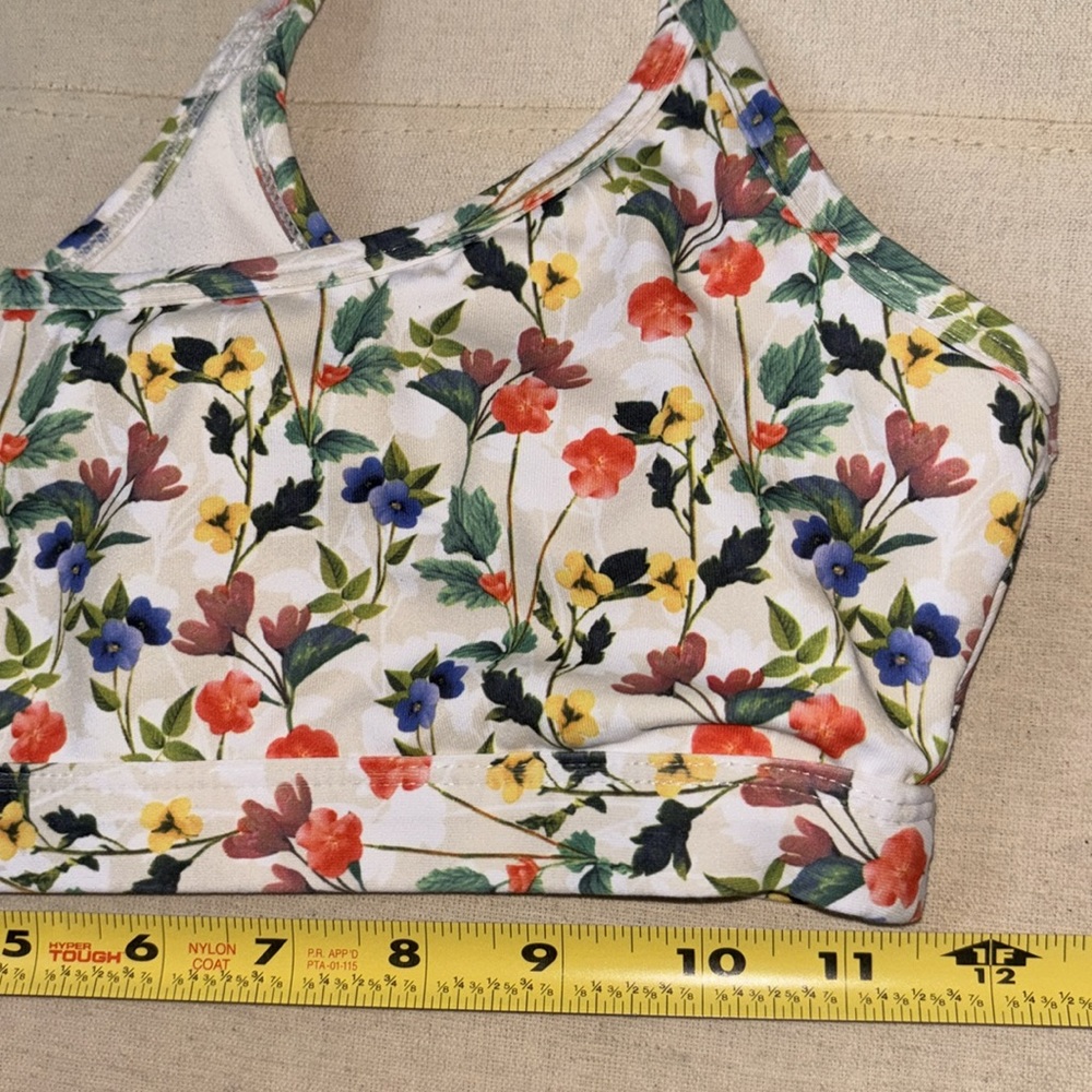 Fabletics Poppy Field Ivory XS Racerback, Seamless Sports Bra - Picture 9 of 15